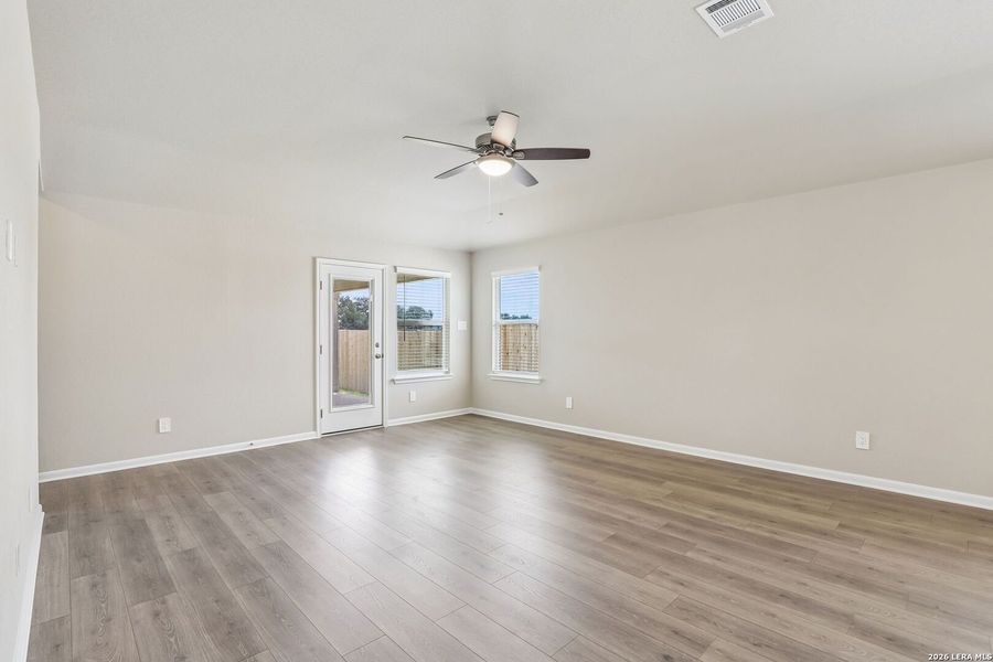 Spacious, unfurnished interior of a new home in Thomas Pond, San Antonio (Image 36). Spacious, unfurnished interior of a new home in Thomas Pond, San Antonio (Image 36).