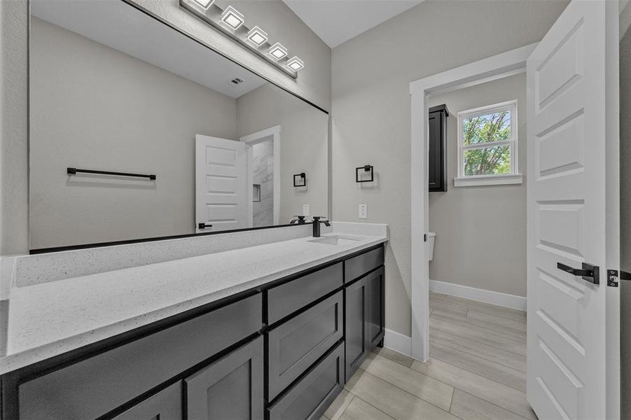 Furnished interior view inside a new home in , Grand Prairie (Image 8).