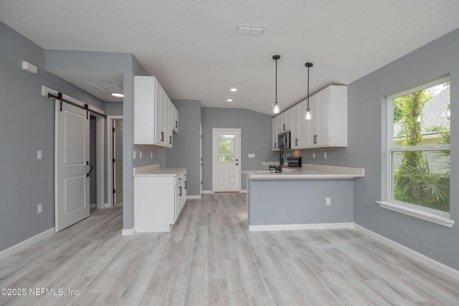 Spacious, unfurnished interior of a new home in , St. Augustine (Image 19).