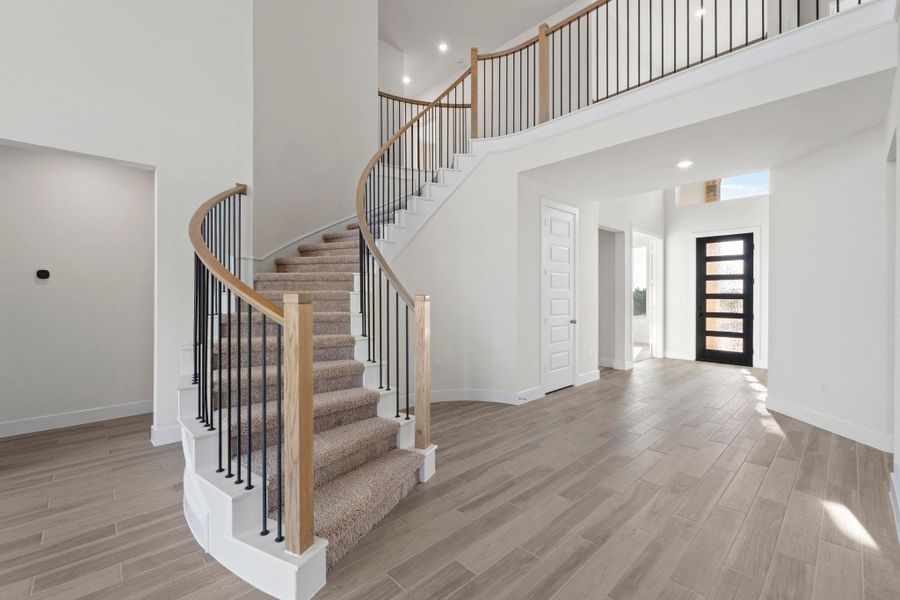 Spacious, unfurnished interior of a new home in Lariat, Liberty Hill (Image 30).