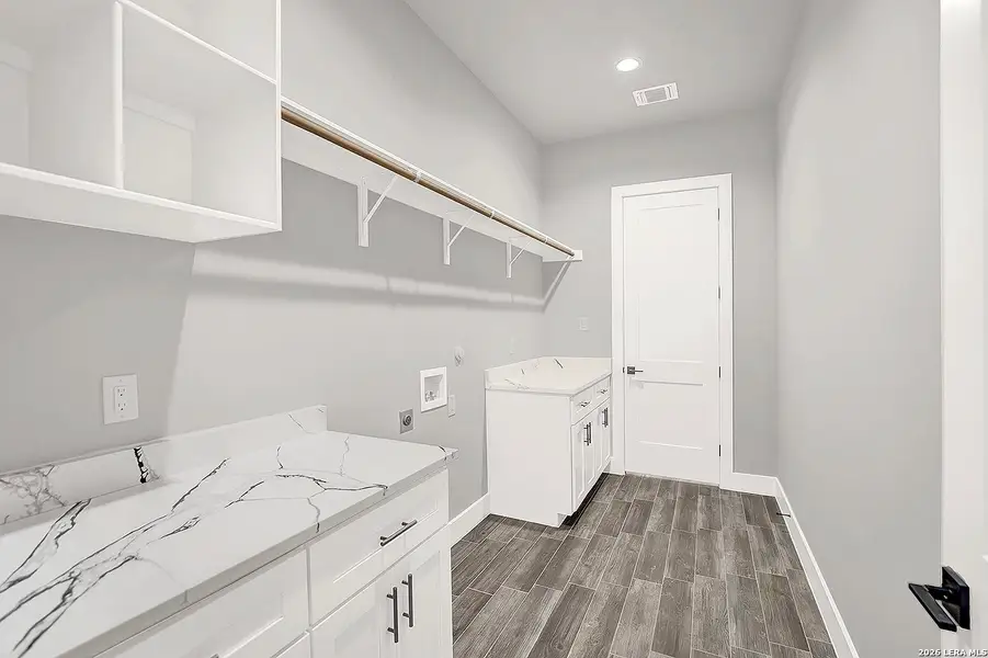 Furnished interior view inside a new home in , La Vernia (Image 15).