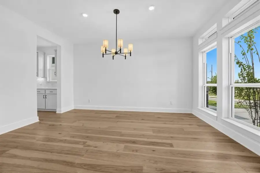 Spacious, unfurnished interior of a new home in Travisso, Leander (Image 16).