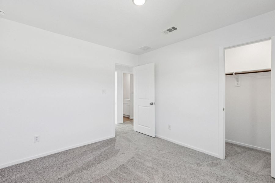 Spacious, unfurnished interior of a new home in Montgomery Bend, Montgomery (Image 31).