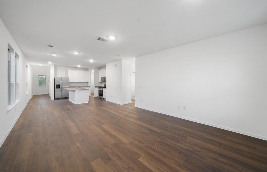 Spacious, unfurnished interior of a new home in Crosby Farms, Crosby (Image 6).