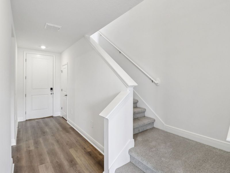 Spacious, unfurnished interior of a new home in Villamar - Classic Series, Winter Haven (Image 10).