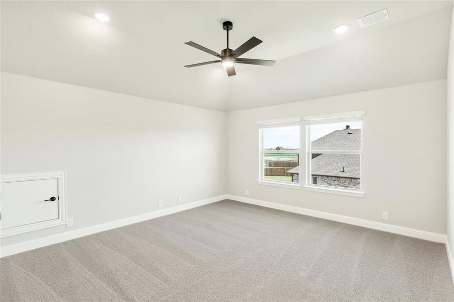 Spacious, unfurnished interior of a new home in Glenbrook, Red Oak (Image 28).