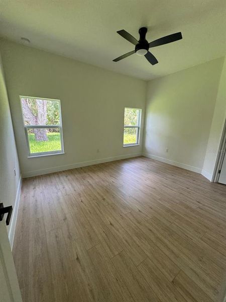 Spacious, unfurnished interior of a new home in , Port Charlotte (Image 19).