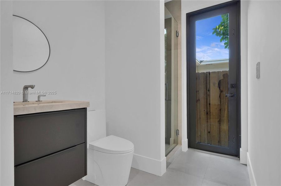 Cabana/Guest Bathroom