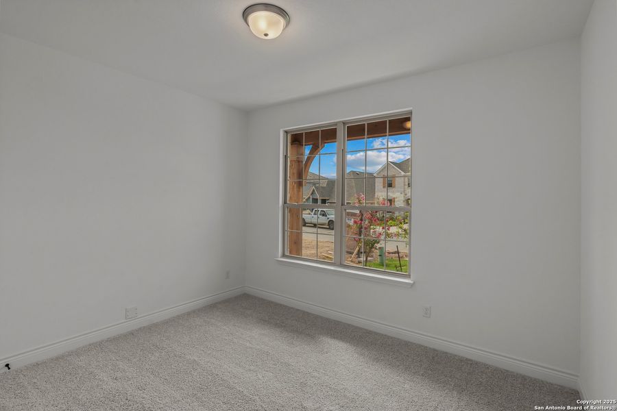 Spacious, unfurnished interior of a new home in Legacy at Lake Dunlap, New Braunfels (Image 32).