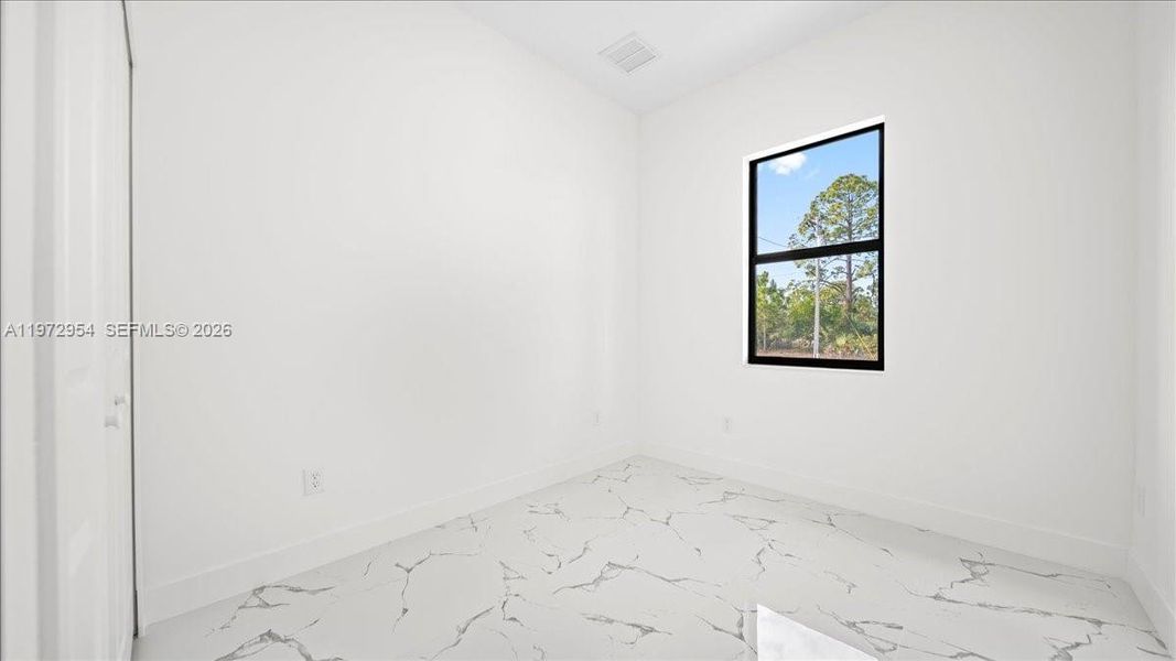 Spacious, unfurnished interior of a new home in , Lehigh Acres (Image 19).