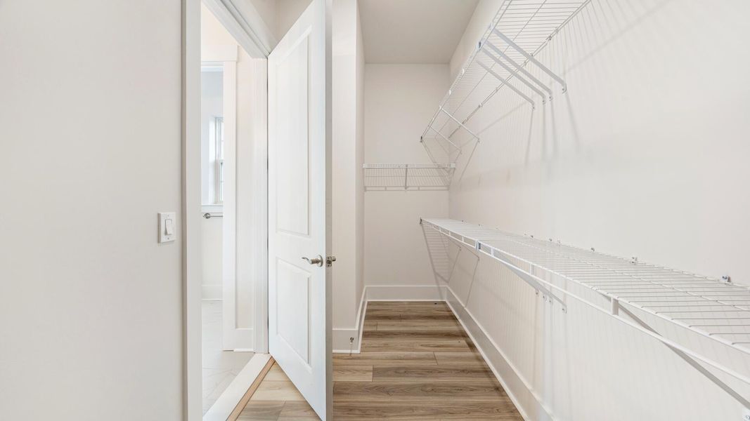 Spacious, unfurnished interior of a new home in , Summerville (Image 21).