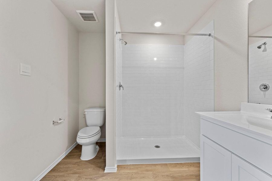 Furnished interior view inside a new home in Bollinger, Uhland (Image 10).