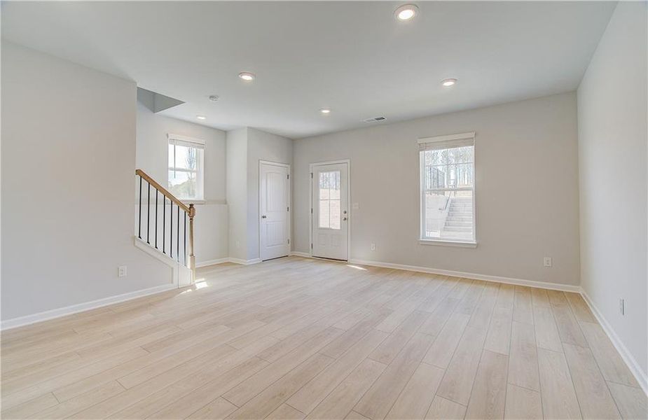 Spacious, unfurnished interior of a new home in Daybreak, Newnan (Image 11).