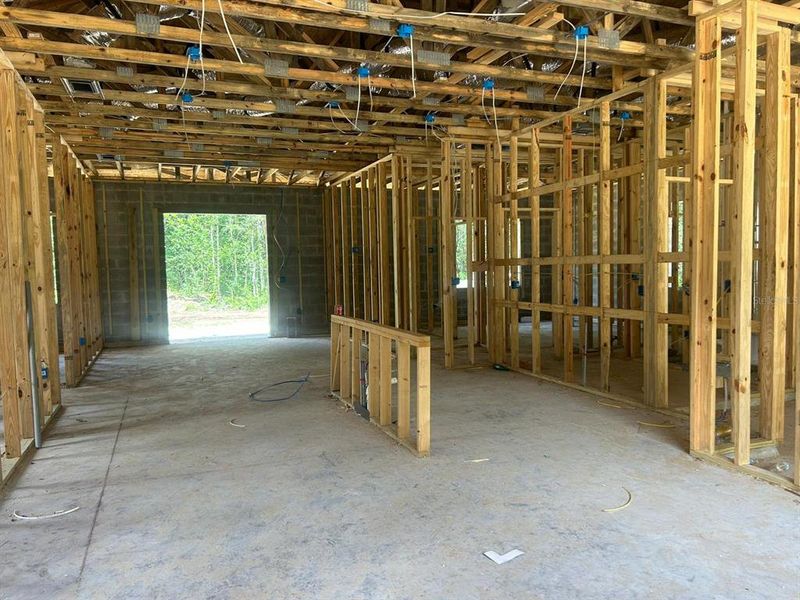 Spacious, unfurnished interior of a new home in , Dunnellon (Image 9).