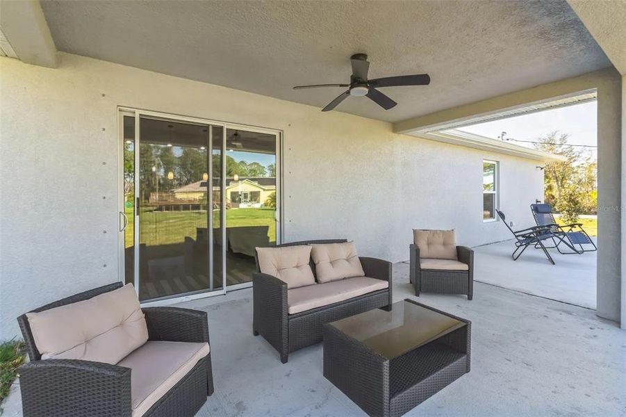Exterior details and patio area of a home in , Port Charlotte (Image 3).