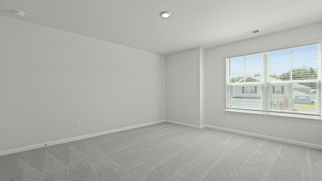 Spacious, unfurnished interior of a new home in Settlement at Salamander, North Charleston (Image 21).