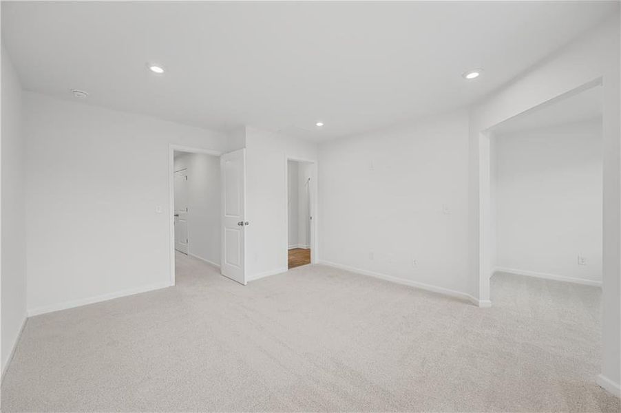 Spacious, unfurnished interior of a new home in Village Green, Adairsville (Image 12).