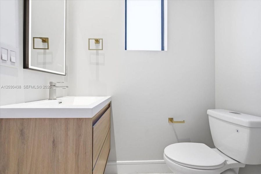 Furnished interior view inside a new home in , Hollywood (Image 40).