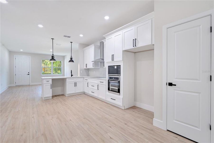 Spacious, unfurnished interior of a new home in , Apopka (Image 33).