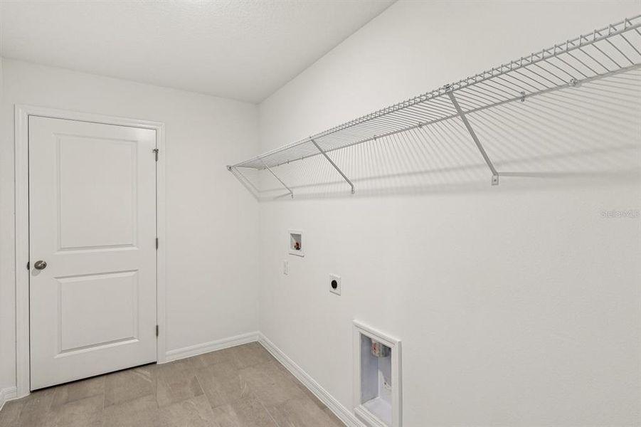 Spacious, unfurnished interior of a new home in Trailside, Mount Dora (Image 11).