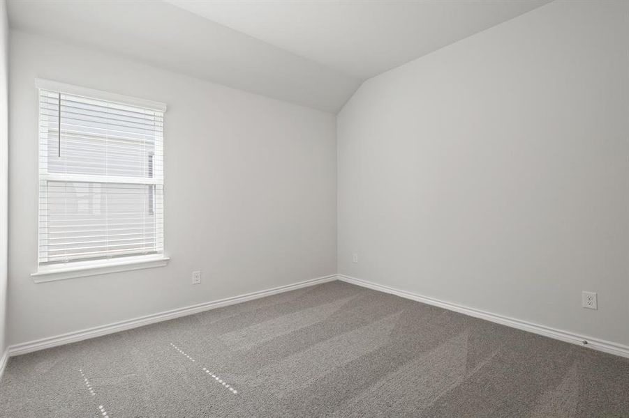 Spacious, unfurnished interior of a new home in Sycamore Landing, Fort Worth (Image 15).