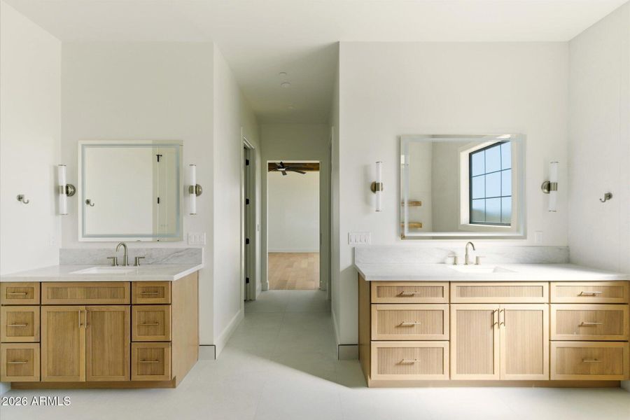 Maste Bath w Dual Vanities Maste Bath w Dual Vanities