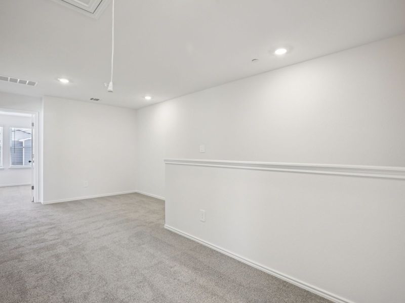 Spacious, unfurnished interior of a new home in Turner's Village, Buda (Image 7).