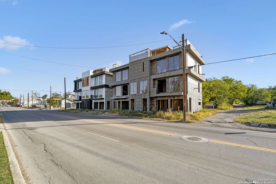 Condo located in San Antonio, TX showcasing its design and architecture (Image 8). Condo located in San Antonio, TX showcasing its design and architecture (Image 8).
