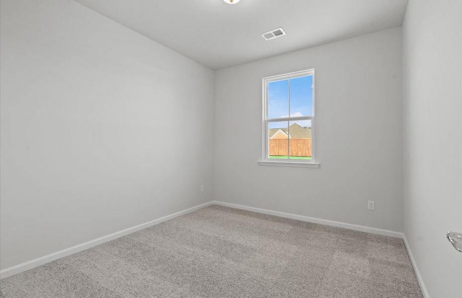 Spacious, unfurnished interior of a new home in Fox Hollow, Spartanburg (Image 14).
