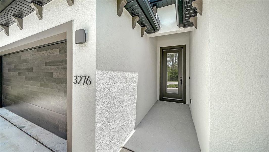 Exterior details and patio area of a home in , North Port (Image 4).