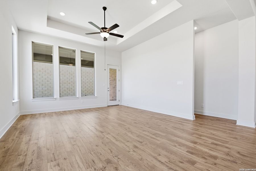 Spacious, unfurnished interior of a new home in Ladera - 50s, San Antonio (Image 22). Spacious, unfurnished interior of a new home in Ladera - 50s, San Antonio (Image 22).