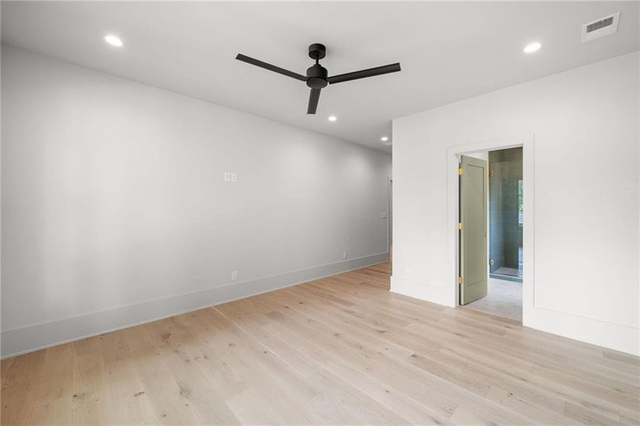Spacious, unfurnished interior of a new home in , Alpharetta (Image 40). Spacious, unfurnished interior of a new home in , Alpharetta (Image 40).