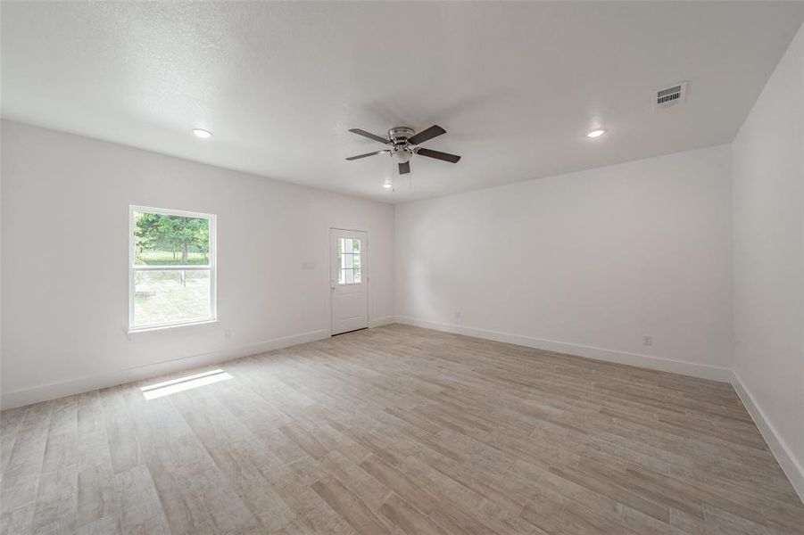 Spacious, unfurnished interior of a new home in , Dallas (Image 21).
