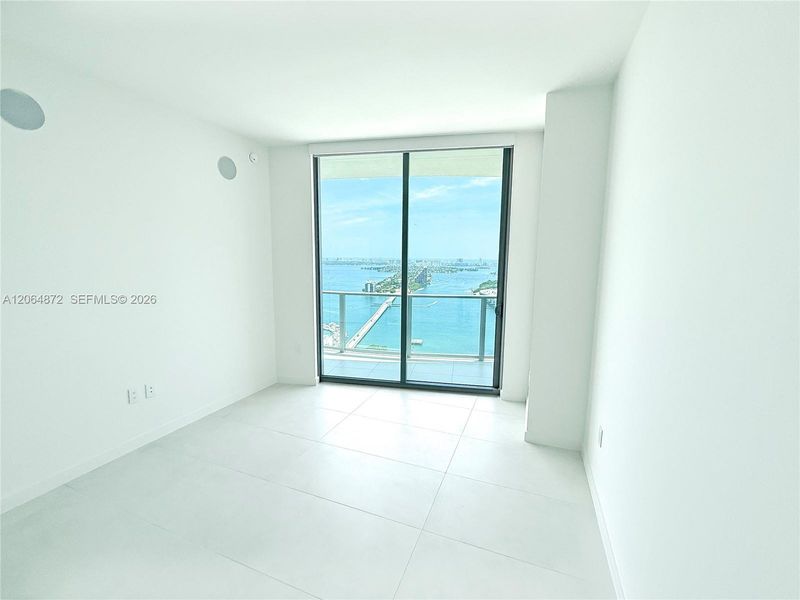 Spacious, unfurnished interior of a new home in , Miami (Image 6).