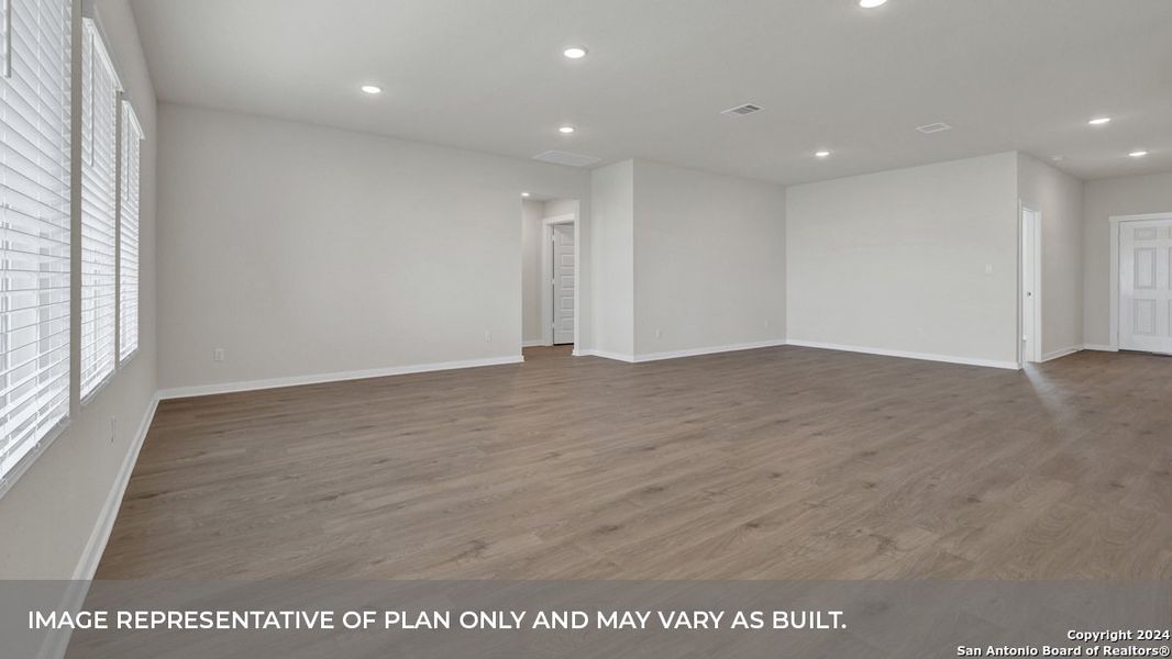 Spacious, unfurnished interior of a new home in Sonoma Oaks, Fredericksburg (Image 13).