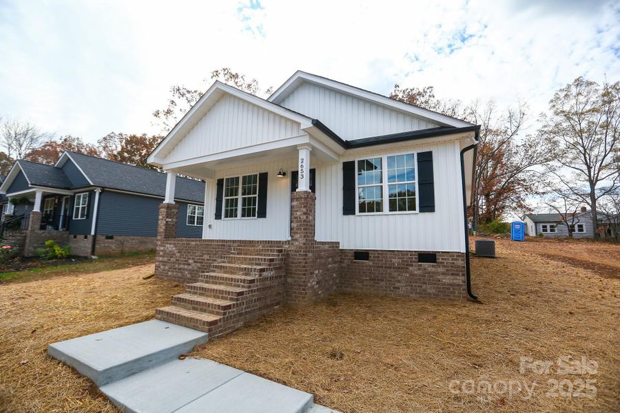 Exterior details and patio area of a home in , Kannapolis (Image 2).