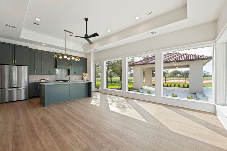 Second kitchen with oversize dining/family room