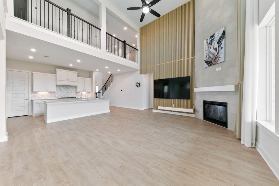 Spacious, unfurnished interior of a new home in Trillium, Richmond (Image 35).