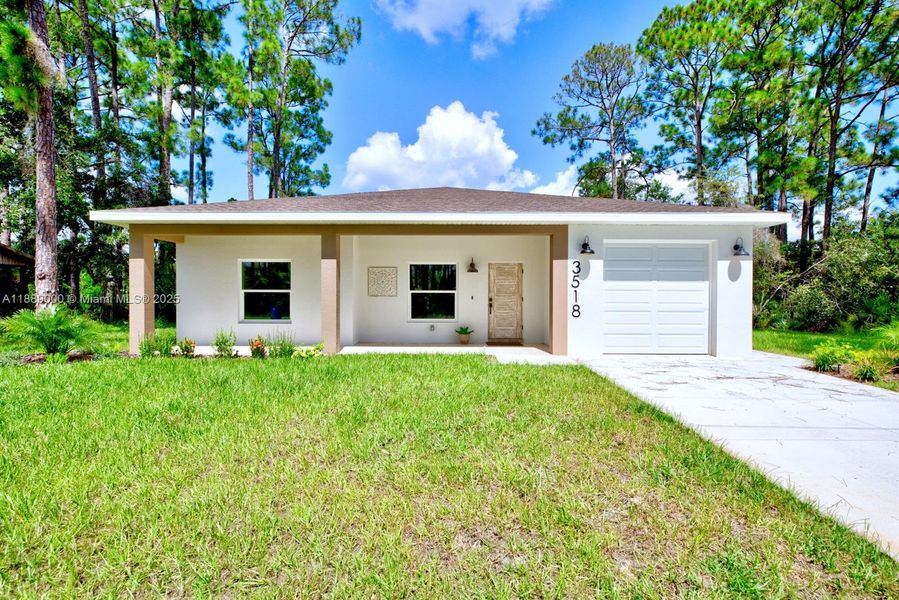 Exterior details and patio area of a home in , Sebring (Image 2).