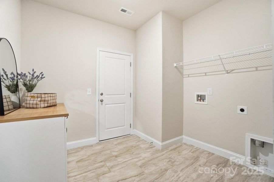 Spacious, unfurnished interior of a new home in , Cramerton (Image 21).