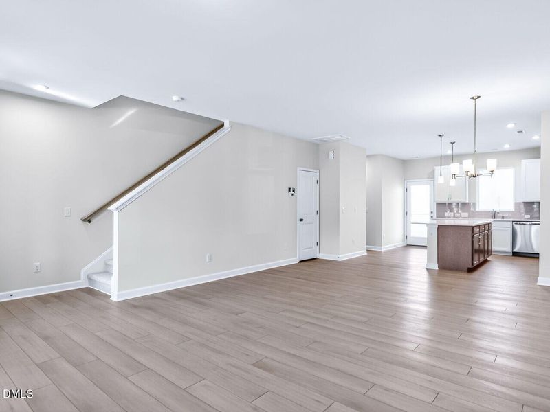 007-1280x960-living-room