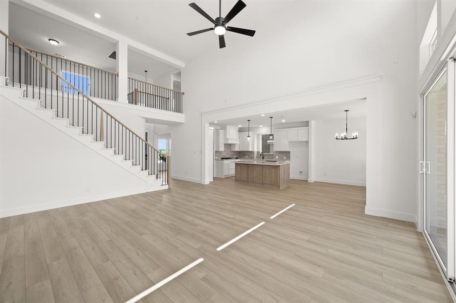 3714 Milwaukee- LivinG room-2