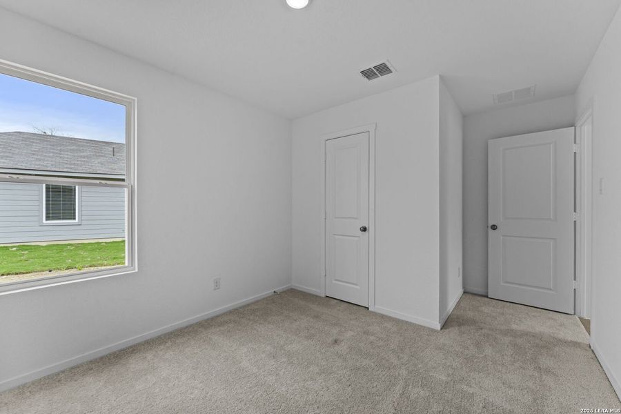 Spacious, unfurnished interior of a new home in Torian Village, San Antonio (Image 9).