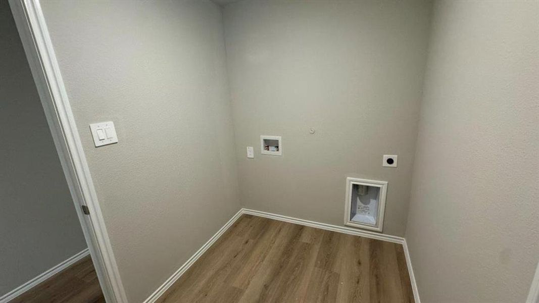 Spacious, unfurnished interior of a new home in Hickory Grove, Krum (Image 9). Spacious, unfurnished interior of a new home in Hickory Grove, Krum (Image 9).