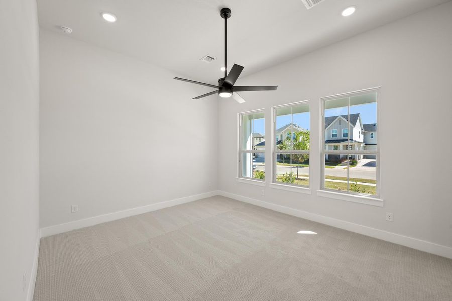 Spacious, unfurnished interior of a new home in The Retreat at Harvest, Argyle (Image 23).