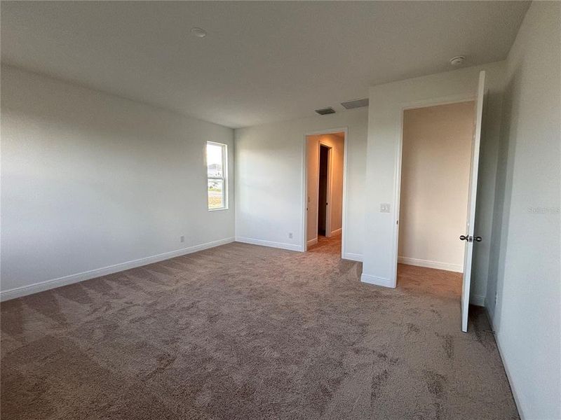 Spacious, unfurnished interior of a new home in , Groveland (Image 19).