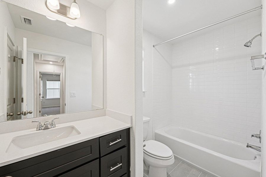 Furnished interior view inside a new home in Porter Country, Buda (Image 8).