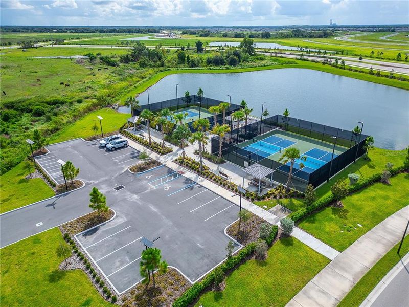 Community amenities in , Parrish (Image 57).