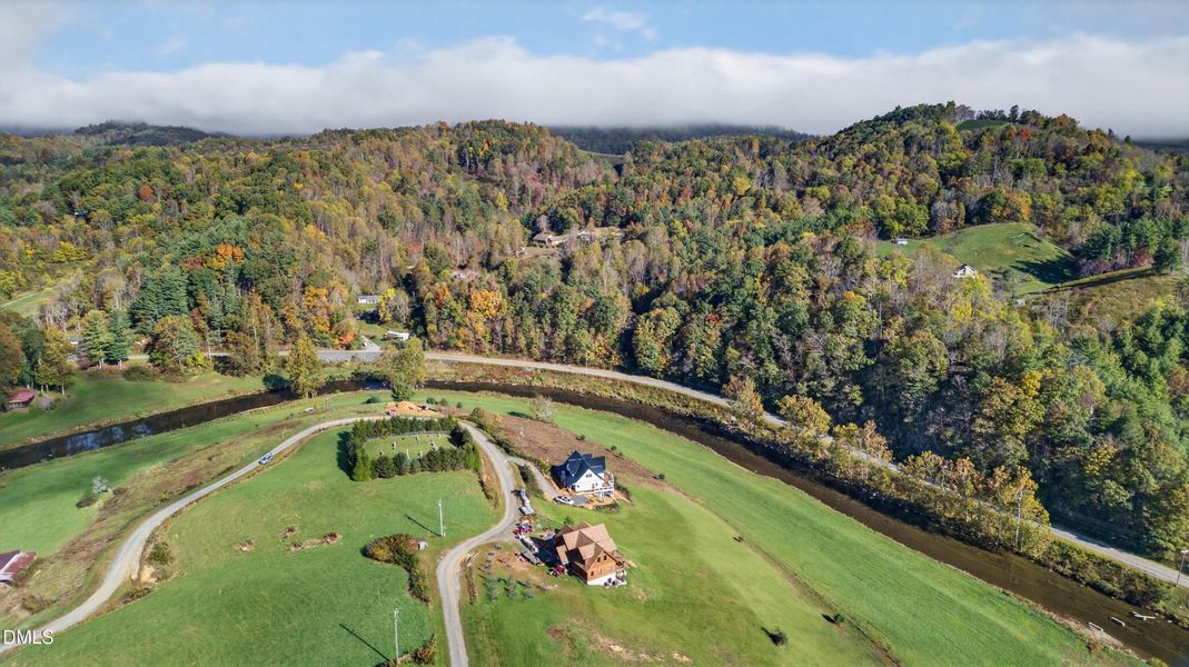 21-06-DJI_20251011102456_0202_D 21-06-DJI_20251011102456_0202_D