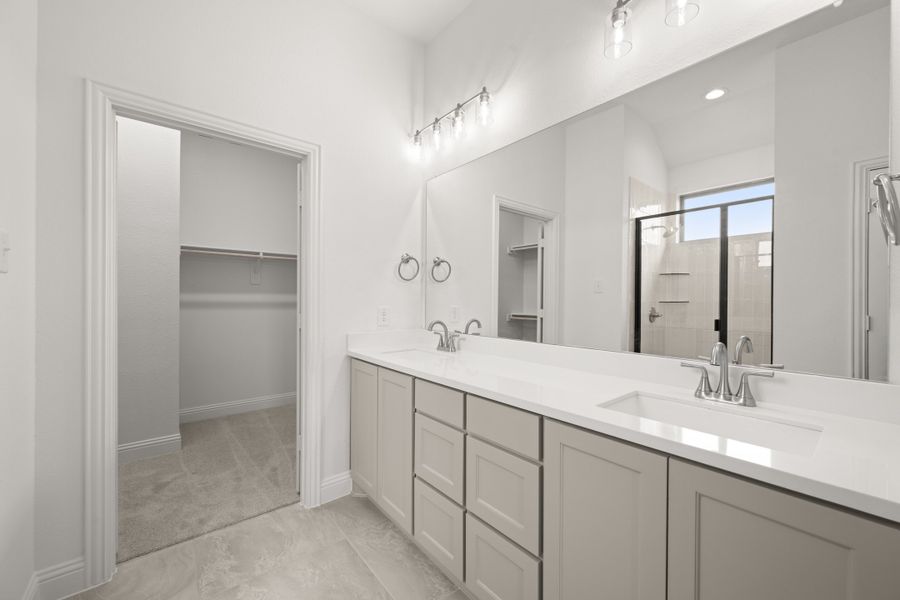 Furnished interior view inside a new home in Vista Point, Grandview (Image 10).
